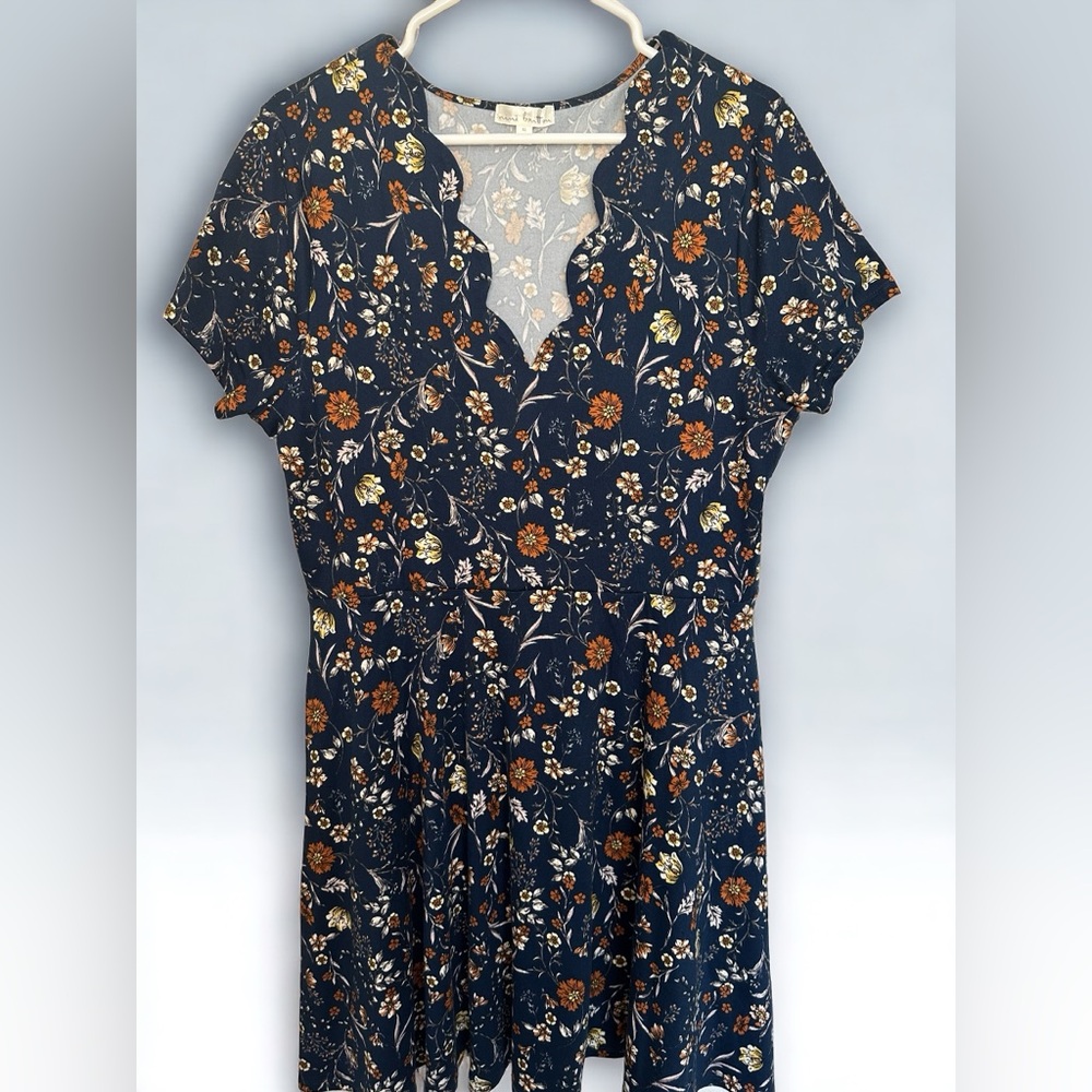Nine Britton Scalloped Dress.  Size XL